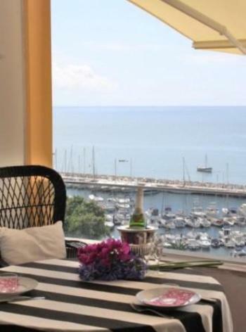 Apartment W Stunning View - Marina - Free Parking & Ac Φουνκάλ Εξωτερικό φωτογραφία